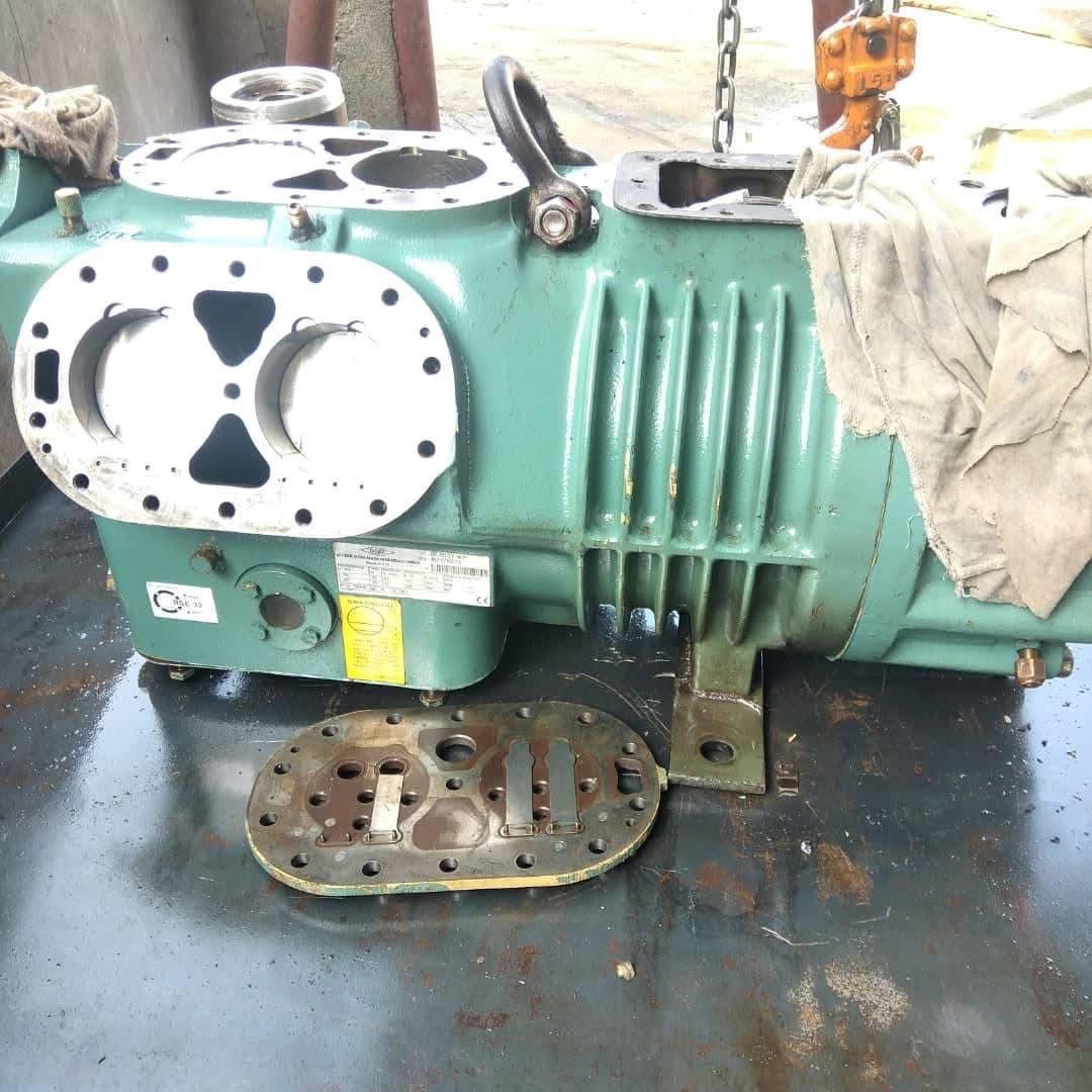 Bitzer screw compressor servicing